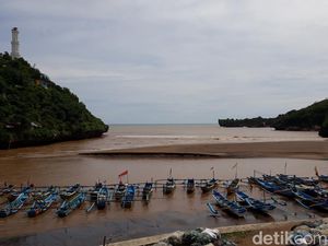 Air Pantai Baron Gunungkidul Tiba-tiba Berwarna Cokelat, Kenapa?