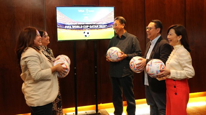Bank Mega dan Visa menggelar program impian pemegang Kartu Kredit Mega Visa nonton salah satu pertandingan Piala Dunia 2022 di Qatar.