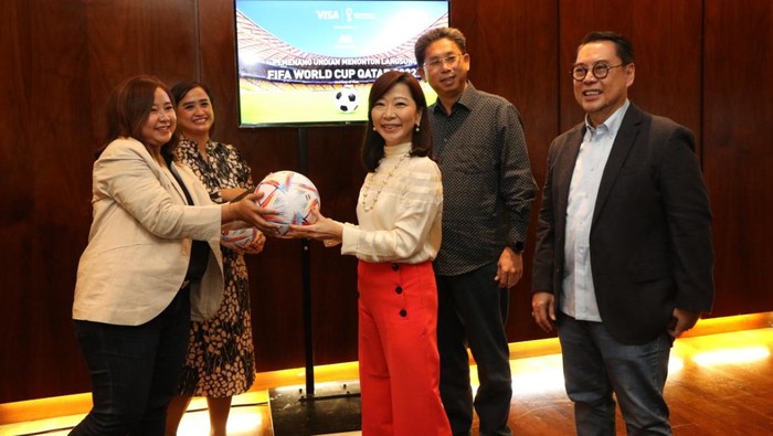 Bank Mega dan Visa menggelar program impian pemegang Kartu Kredit Mega Visa nonton salah satu pertandingan Piala Dunia 2022 di Qatar.