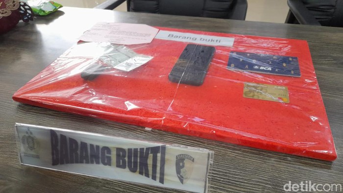 Penampakan Barang Bukti Kasus Penipuan Ratusan Mahasiswa IPB Terlilit