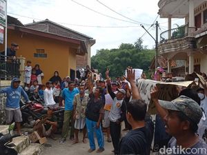 Video Mesumnya Viral di Medsos, Sekdes di Brebes Mundur dari Jabatan