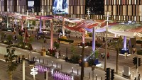 Suasana kawasan bulevar Lusail yang dipercantik dengan pernak-pernik bendera peserta Piala Dunia.  