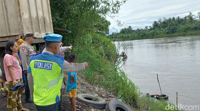 Dua bocah di Lahat, Sumsel dilaporkan tenggelam di Sungai Lematang.