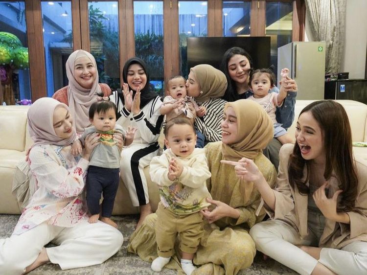 Geng Seleb Lesti Kejora Kumpul, Menu Makanannya Steak hingga Jus Buah!