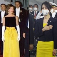 Ketika tampil di berbagai acara formal, Kim Keon-hee kerap menambahkan blazer agar terlihat lebih elegan. Foto: Youtube