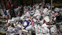 Lapak kios yang terbakar, kebanyakan adalah pedagang yang menjual aneka ragam plastik.