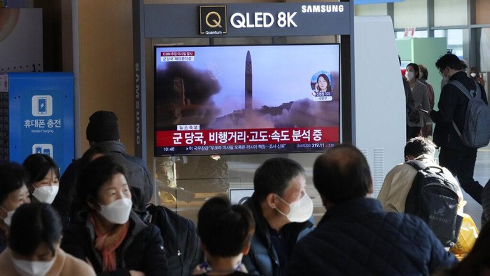 Korut Kembali Tembakkan Rudal Balistik Antarbenua Korea Utara kembali menembakkan sebuah rudal balistik antarbenua. Ini menjadi aktivitas peluncuran rudal kedua yang dilakukan Pyongyang dalam dua hari terakhir.
