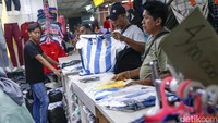 Jersey Argentina sangat diminati oleh pembeli.