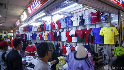 Laris Manis Jersey Bola Jelang Piala Dunia 2022