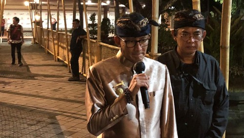 Menteri Pariwisata dan Ekonomi Kreatif (Menparekraf), Sandiaga Salahuddin Uno pada Jumat (18/11/2022) malam di Art Center Denpasar, Bali. Foto: Ni Made Lastri Karsiani Putri