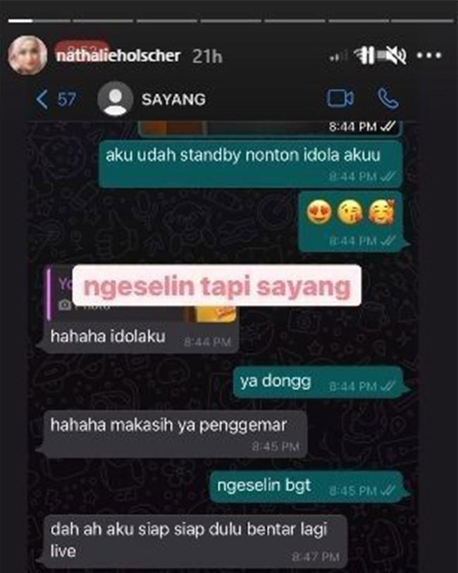 Sebelum bercerai dengan Sule, begini nama kontak Sule di ponsel Nathalie. Ia memberikan sebutan SAYANG untuk menandai nomor Sule saat masih menjadi suaminya. Foto: Instagram