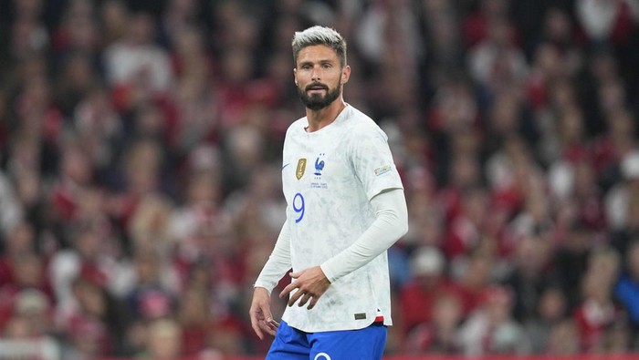 COPENHAGEN, DENMARK - SEPTEMBER 25: Olivier Giroud of France looks on during the UEFA Nations League League A Group 1 match between Denmark and France at Parken Stadium on September 25, 2022 in Copenhagen, Denmark. (Photo by Ulrik Pedersen/DeFodi Images via Getty Images)