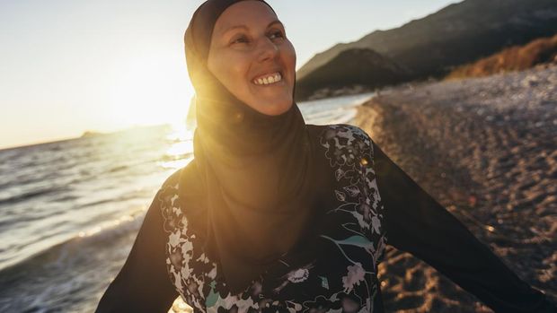 ootd simpel ke pantai