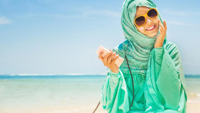 ootd simpel ke pantai