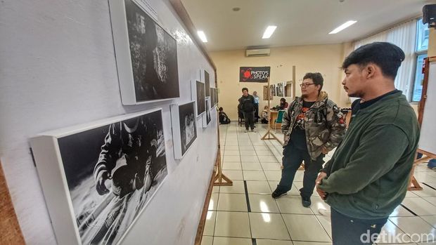 Pameran Photo's Speak di UIN Bandung