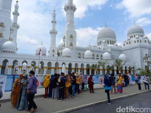 Masjid Sheikh Zayed Dibuka untuk Umum, Gibran: Jangan Bawa Tikar!