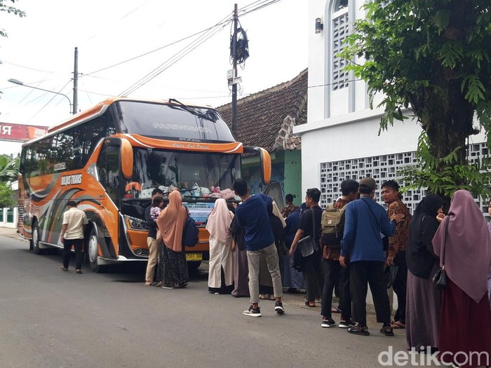 Penggembira Muktamar Muhammadiyah dan Aisyiyah tiba dan menginap di MIM PK Sawit, Boyolali, Jumat (18/11/2022).