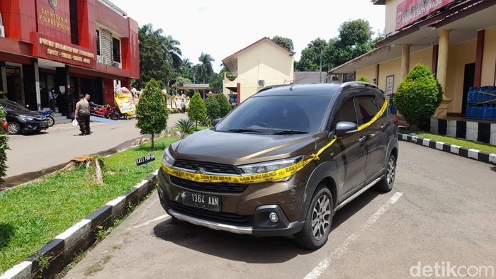 Polisi sita mobil Siti Aisyah Nasution yang dicicil pakai duit mahasiswa di Bogor.
