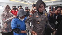 Polres Bogor berhasil menangkap perempuan berinisial SAN sebagai tersangka penipuan investasi bodong.