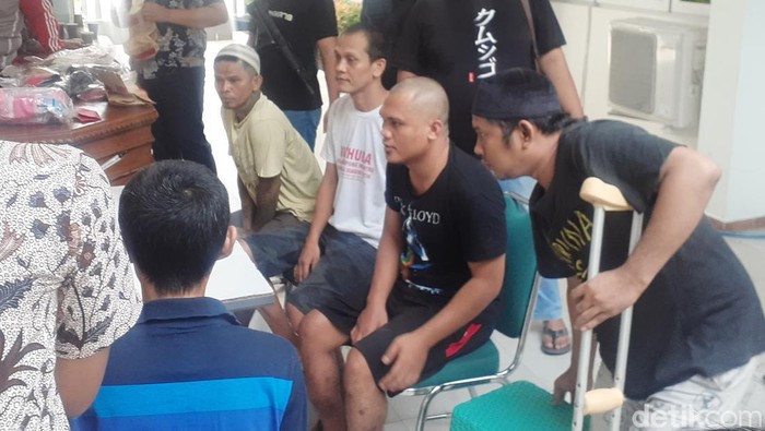 Proses pelimpahan berkas perkara, tersangka dan barang bukti kasus penembakan istri Kopda Muslimin dari Polrestabes Semarang ke Kejari Semarang, Jumat (18/11/2022).