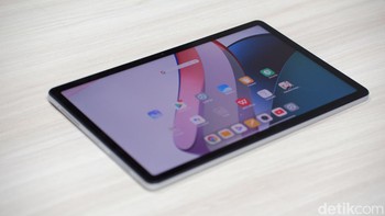 Redmi Pad hadir tanpa stylus dan keyboard dalam paket penjualannya, tapi Xiaomi mengatakan tablet ini mendukung stylus universal dan keyboard Bluetooth dari pihak ketiga.
