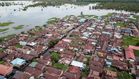 Foto udara permukiman warga yang terendam banjir di kawasan Jalan Mendawai Induk, Palangka Raya, Kalimantan Tengah.  