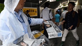 Sebenarnya, Jepang terlalu kecil untuk ambisinya. Aum Shinrikyo sangat anti Amerika, anti Semit, dan menggunakan kantor-kantor di AS untuk mempersiapkan serangan skala besar di Jepang dan juga serangan masa depan di New York. Asahara rupanya merencanakan dominasi global. Foto: Getty Images