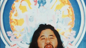 Tahun 1988, sekte ini mulai terlibat tindak kriminal, dari pemaksaan donasi, penyanderaan anggota, sampai membunuh mereka yang ingin keluar. Pengikutnya pernah membunuh seorang pengacara yang ingin menggugat. Foto: Getty Images