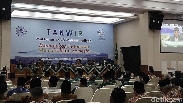 Sidang Pleno Tanwir Muktamar ke-48 Muhammadiyah di Auditorium Djazman Kampus I UMS, Solo, Jumat (18/11/2022).