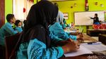 Potret Siswa SDN 1 Pocin Belajar Tanpa Guru di Tengah Polemik Relokasi