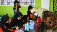 Sebelumnya diberitakan, rencana relokasi sekolah membuat ortu dan siswa SDN Pocin 1 gempar. Relokasi ini awalnya direncanakan oleh Dinas PUPR Kota Depok. Nantinya SDN Pocin 1 bakal dipindah ke SDN Pocin 3 dan Pocin 5.
