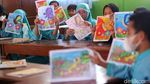 Potret Siswa SDN 1 Pocin Belajar Tanpa Guru di Tengah Polemik Relokasi