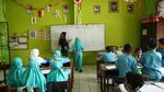Potret Siswa SDN 1 Pocin Belajar Tanpa Guru di Tengah Polemik Relokasi