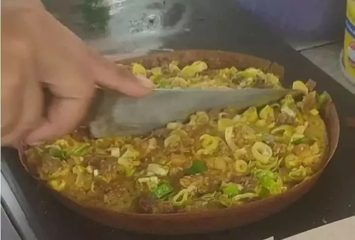 10 Netizen Ini Temukan Martabak dengan Topping Nyeleneh