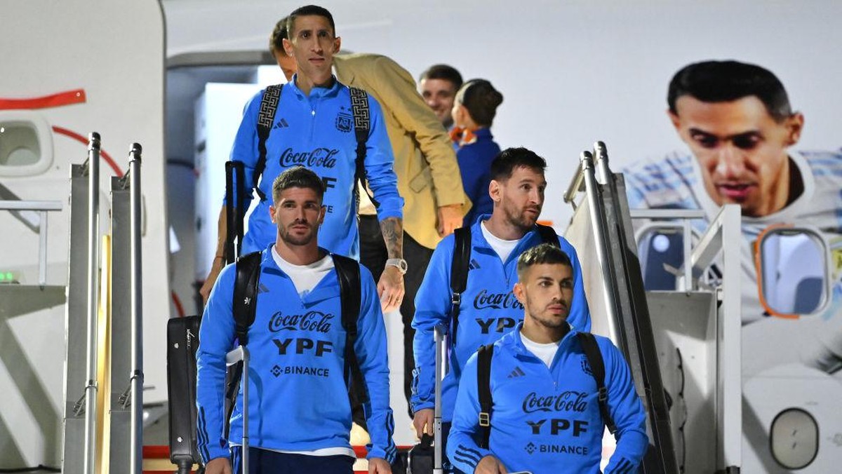 Timnas Argentina sudah tiba di Qatar. Foto: Getty Images/Justin Setterfield