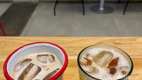 Ada dua menu minuman andalan di sini, pertama Kopi M Peng (Rp 22.000) dan Nonanona (Rp 26.000). Foto: detikFood
