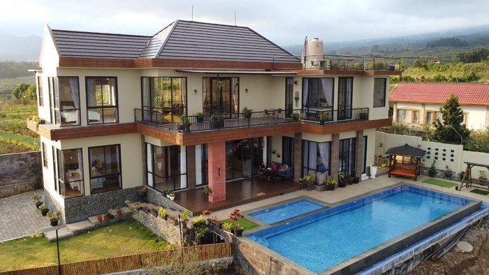 Twinpine Villa yang berada di Kota Batu