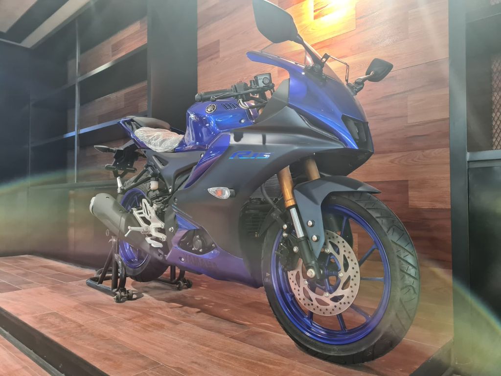 Yamaha R15