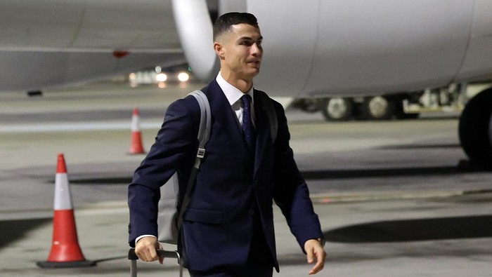 DOHA, QATAR - NOVEMBER 19: Cristiano Ronaldo of Portugal poses during the official FIFA World Cup Qatar 2022 portrait session on November 19, 2022 in Doha, Qatar. (Photo by Lars Baron - FIFA/FIFA via Getty Images)