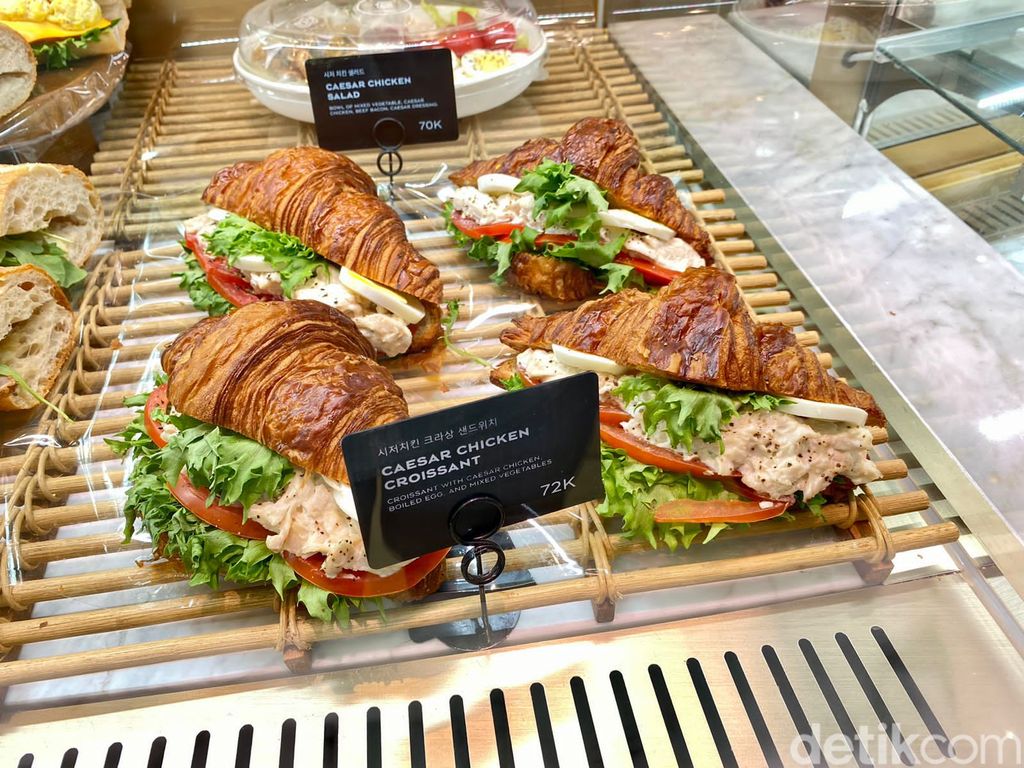 Croissant Butter 'Gosong' Justru Jadi Favorit di Bakery Korea Hits Ini