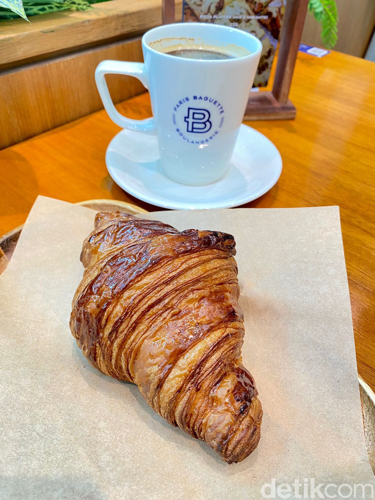 Croissant Butter 'Gosong' Justru Jadi Favorit di Bakery Korea Hits Ini