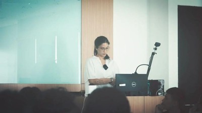 7 Momen Dian Sastro Jadi Dosen di UI