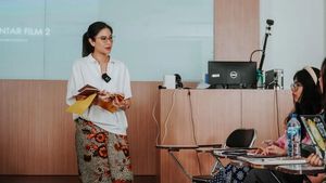Dian Sastro Jadi Dosen Tamu di UI, Mahasiswa Auto Semangat