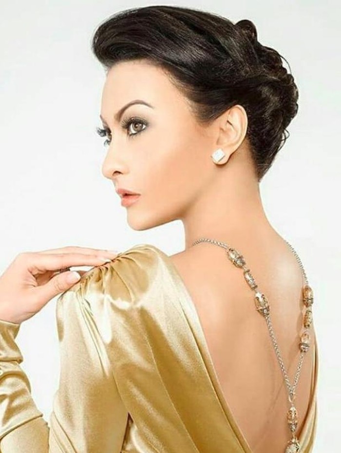 Diana Pungky Diana Pungky yang tetap awet muda.