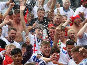 Piala Dunia 2022 Larang Bir, Fans Inggris Mencibir