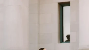 Kepala mempelai pria hilang. Foto: Reddit