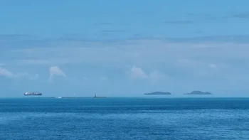 Kapal dan pulau melayang. Foto: Reddit