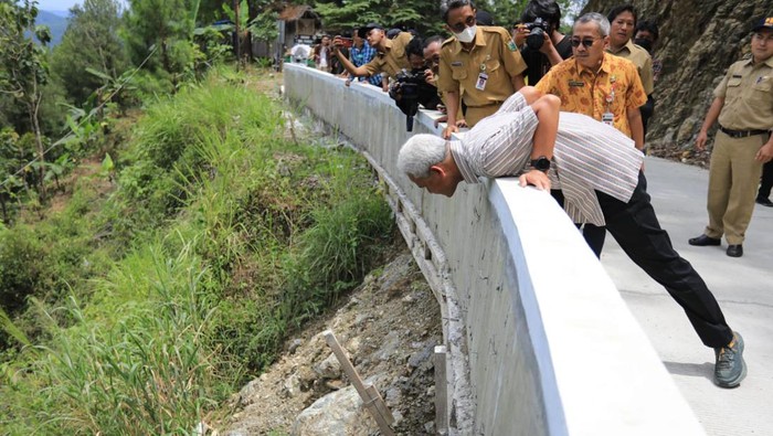 Sidak itu dilakukan di Desa Karanggayam, Ruas Jalan Lokidang, perbatasan Kebumen-Banjarnegara pada 14 November 2022.