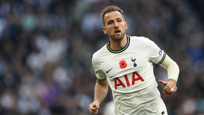 LONDON, ENGLAND - NOVEMBER 12: Harry Kane of Tottenham Hotspur during the Premier League match between Tottenham Hotspur and Leeds United at Tottenham Hotspur Stadium on November 12, 2022 in London, United Kingdom. (Photo by James Williamson - AMA/Getty Images)