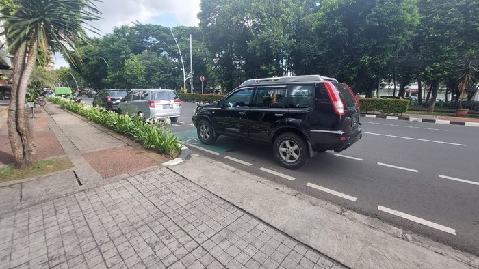 Jalur sepeda di Blok M pada Sabtu (19/11/2022)-(Rumondang-detikcom)
